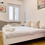 Joivy Elegant & Modern Apartments In Isola District